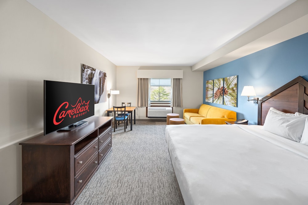 Camelback Lodge & Aquatopia Indoor Waterpark - photo 3