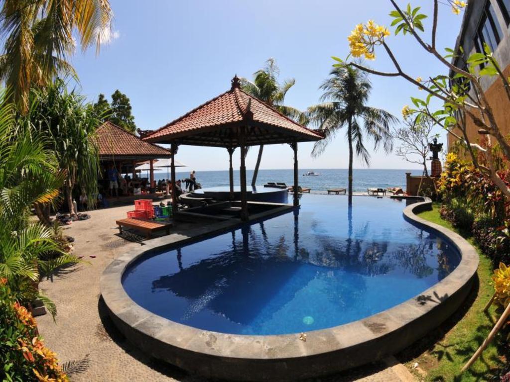 Paradise Palm Beach Bungalows and Dive Center