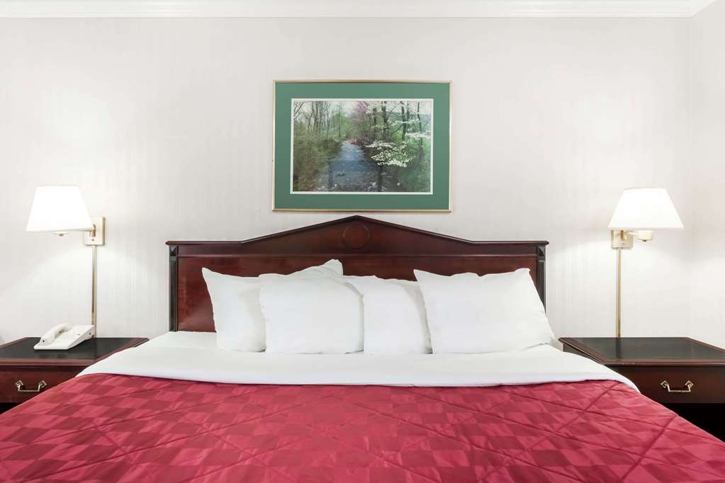 Baymont by Wyndham Queensbury Lake George - photo 11