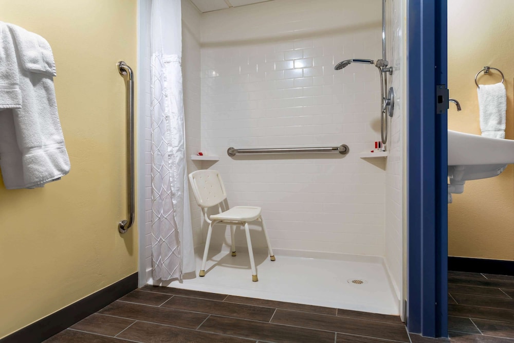 Days Inn by Wyndham Augusta - photo 19