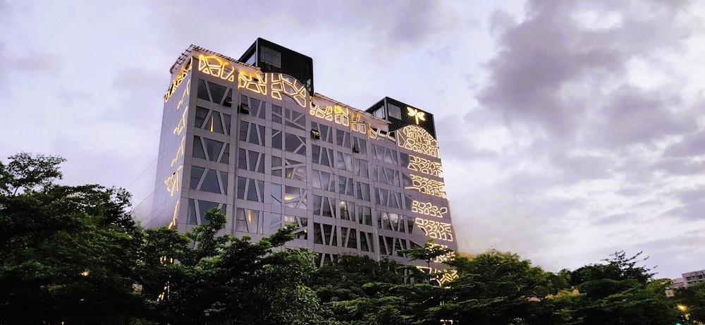 Dragonfly Hotel The Art Hotel