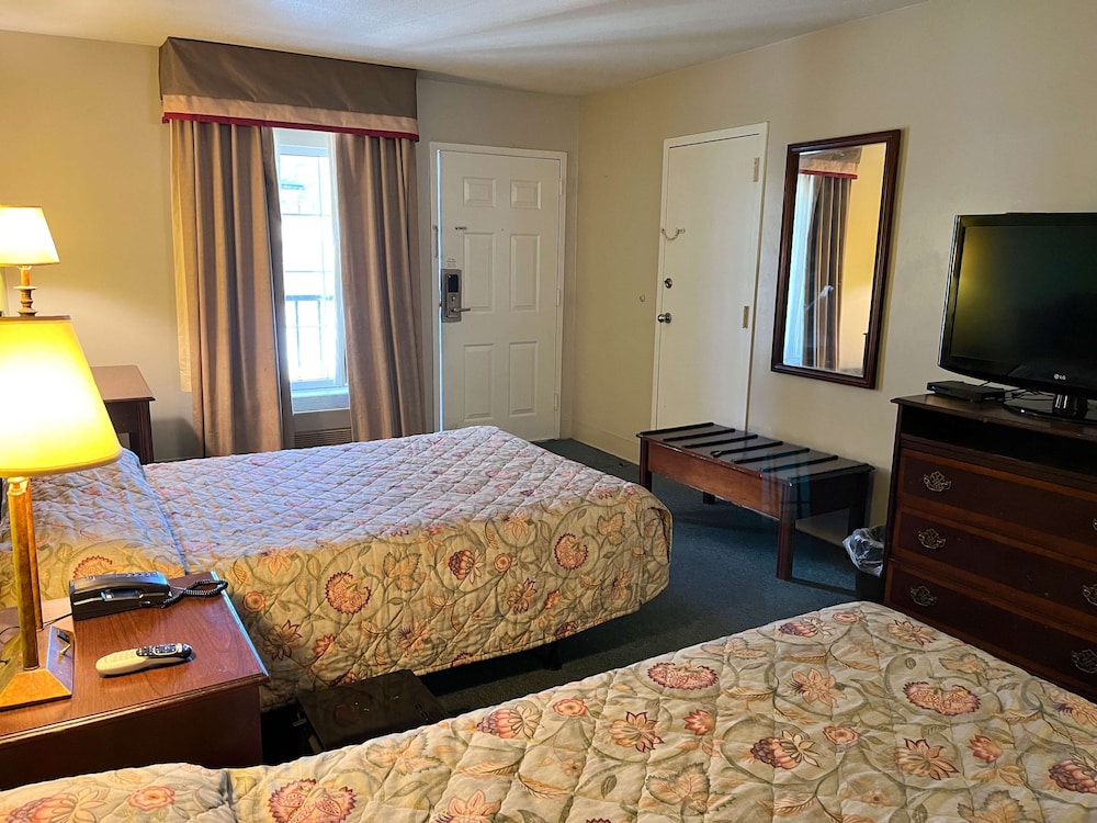 Motel 6 Bracey VA I 85 - photo 13