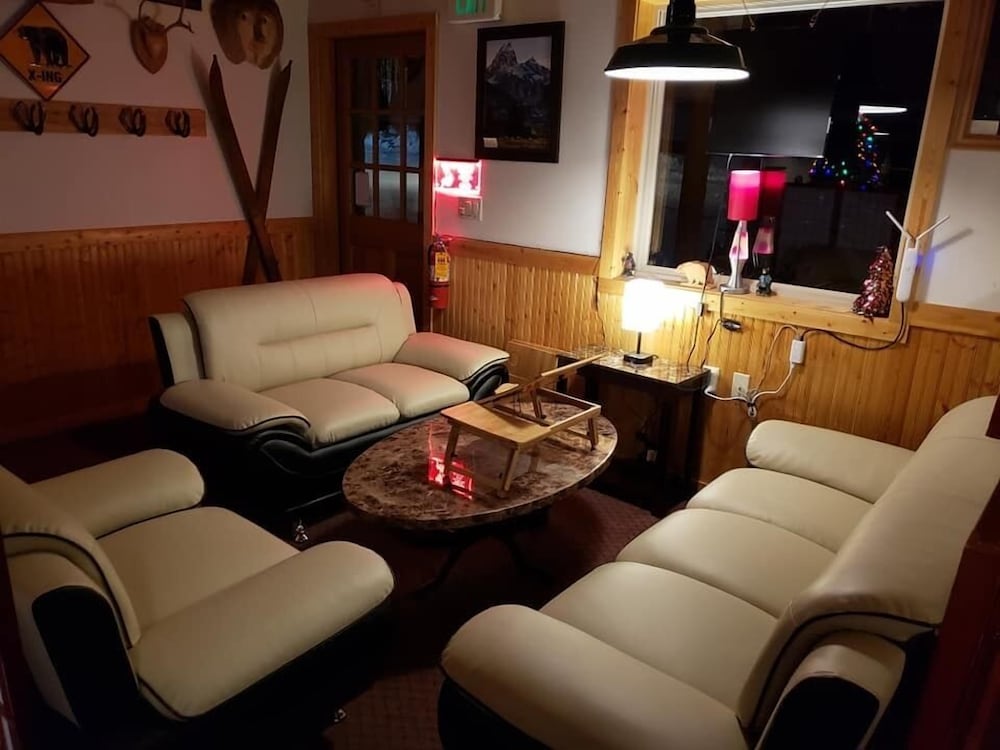Lava Mountain Lodge - photo 8