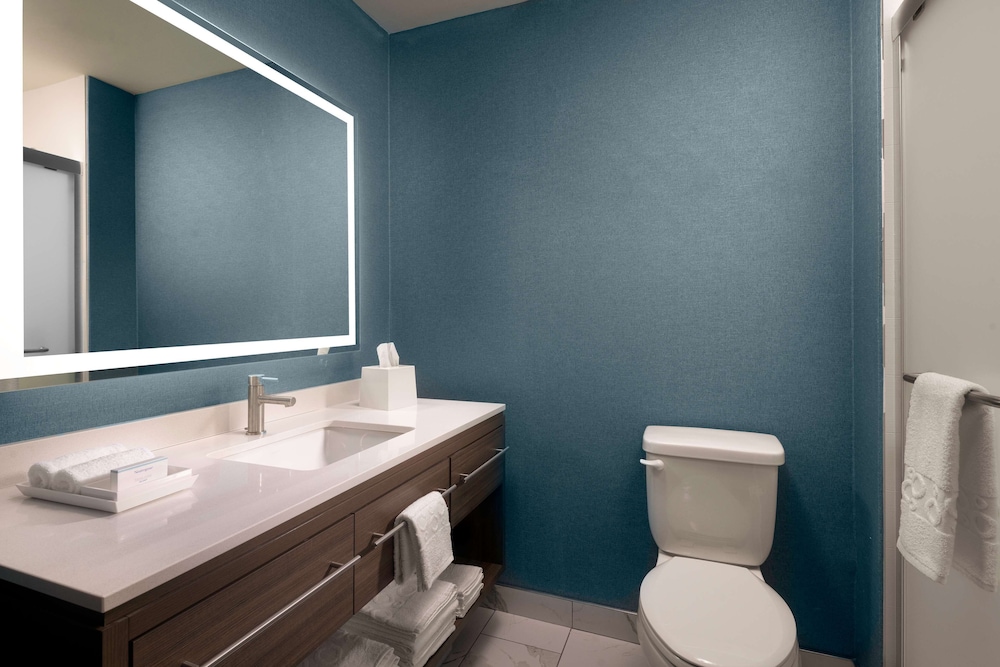 Home2 Suites by Hilton Bend - photo 16