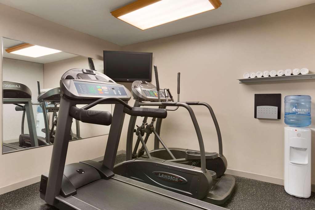 Country Inn & Suites by Radisson Mishawaka IN - photo 16