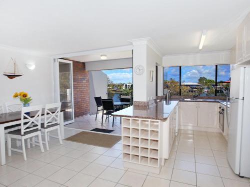 Maui Unit 6 — Mooloolaba — photo 3
