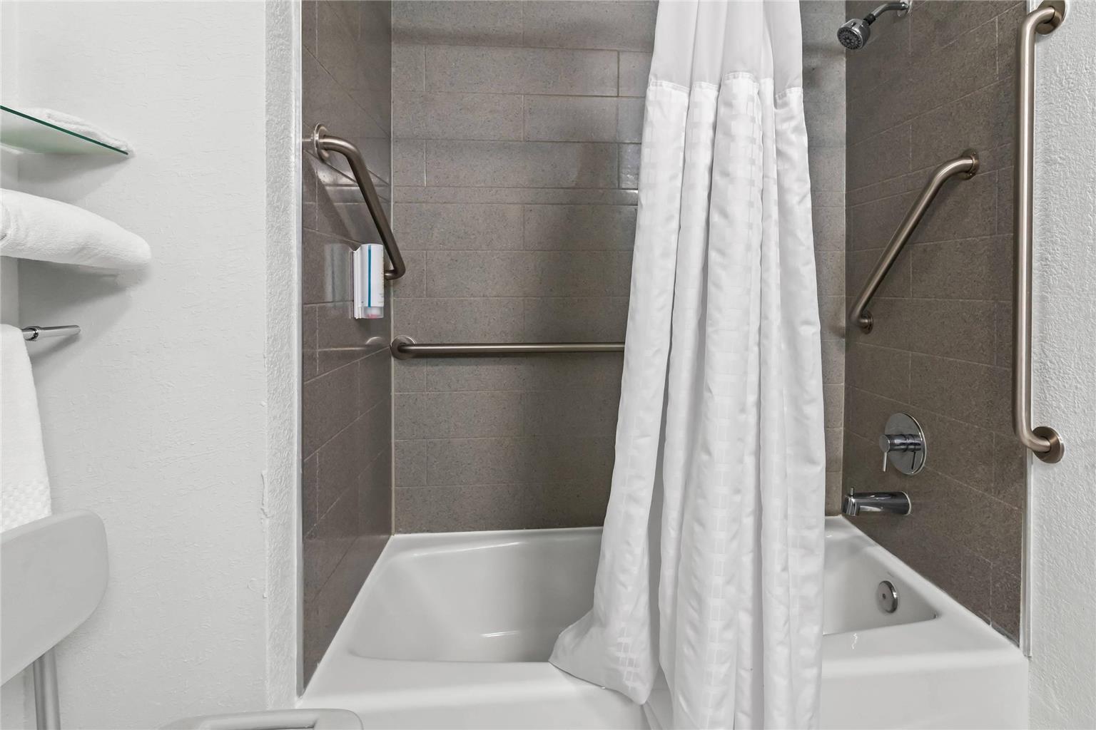 Rodeway Inn Delmont - photo 19
