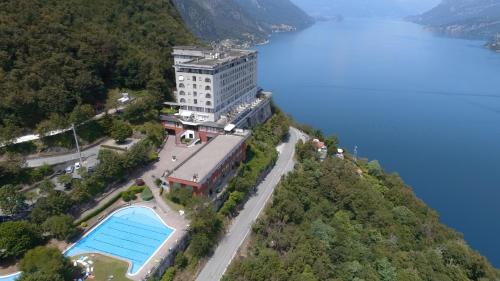 Appartamento Kosmopolitan — 5-Star Luxury Hotel in Valbrona, Italy