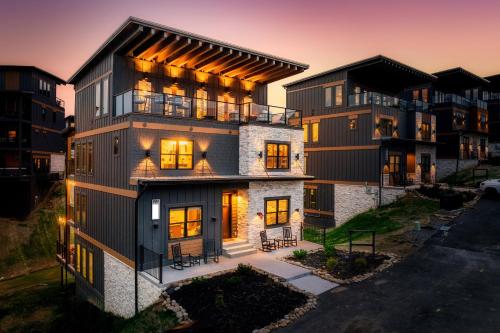 Smith Creek Resort Rooftop Cabins in Pigeon Forge, United States