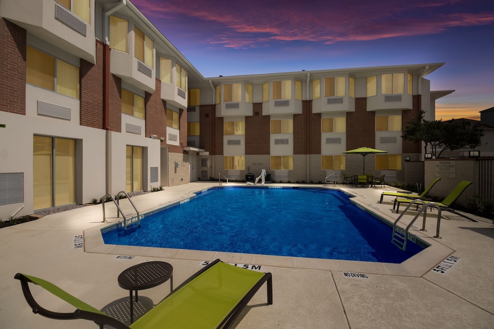 SpringHill Suites by Marriott Dallas NW Hwy I35E - photo 28