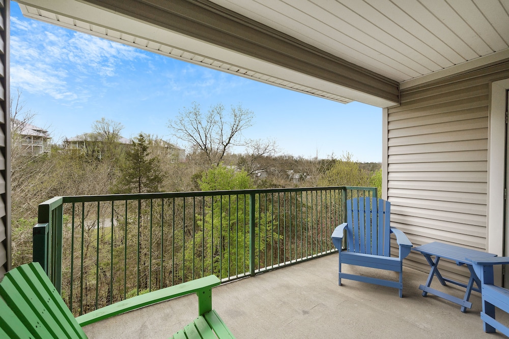Valley View Retreat Holiday Hills Branson Golf Resort outdoor Pools - photo 15