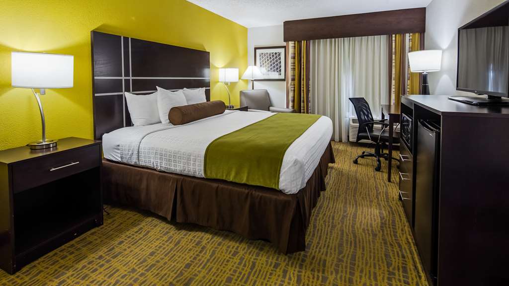 Best Western Plus Hanes Mall Hotel - photo 9