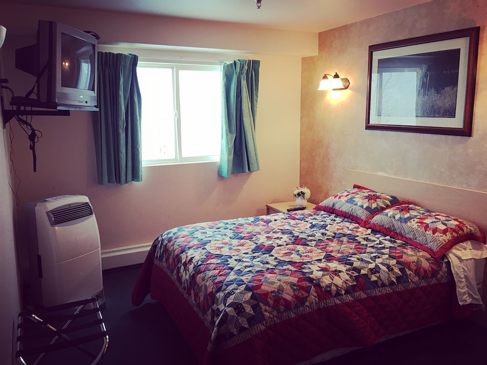 Windbreak Hotel - photo 10