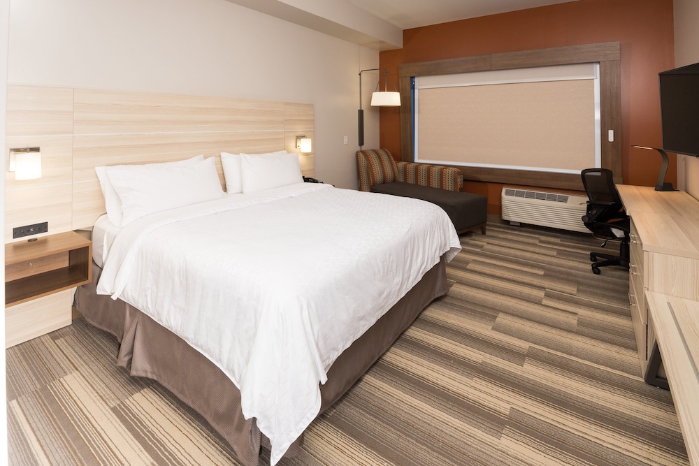 Holiday Inn Express & Suites Auburn - photo 11
