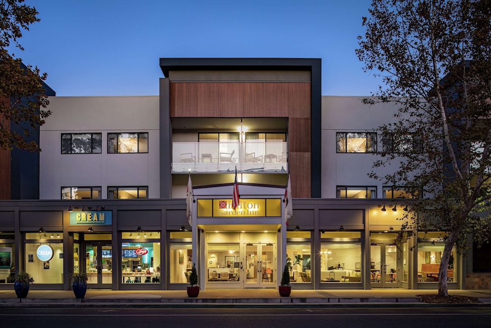 Hilton Garden Inn Davis Downtown — Davis