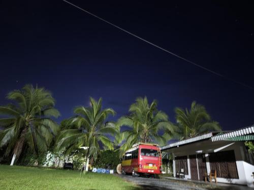 Sleep&Go Cabinas en Siquirres Centro Rafting tour Tarifa corporativa Disponible — 4-Star Luxury Hotel in Siquirres, Costa Rica