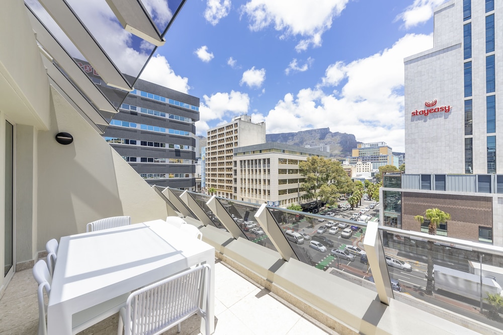 The Barracks Apartments — 4-Star Luxury Hotel in Cape Town, South Africa