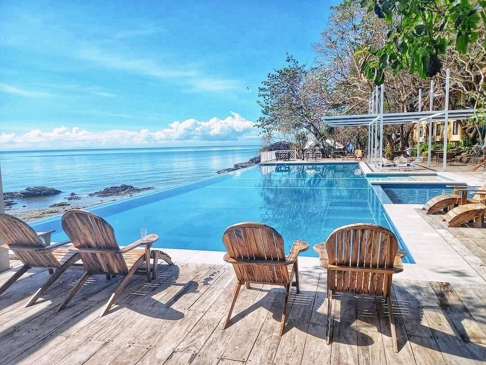 La Luz Beach Resort in San Juan, Philippines