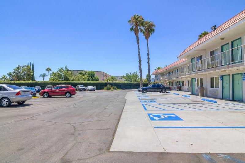 Motel 6 Sepulveda CA Los Angeles Van Nuys N - photo 8