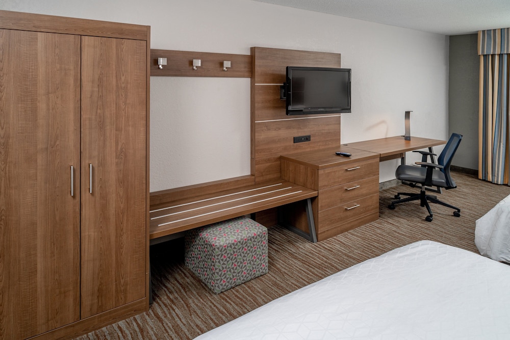 Holiday Inn Express Hotel & Suites Pikeville by IHG - photo 12
