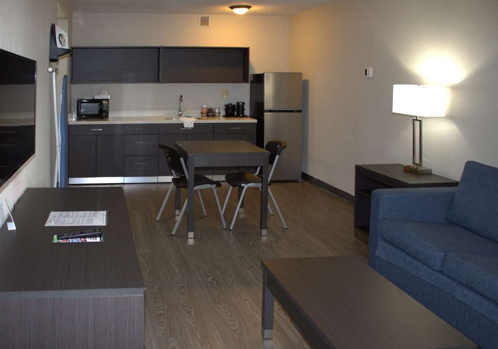 Clarion Pointe Statesville - photo 11