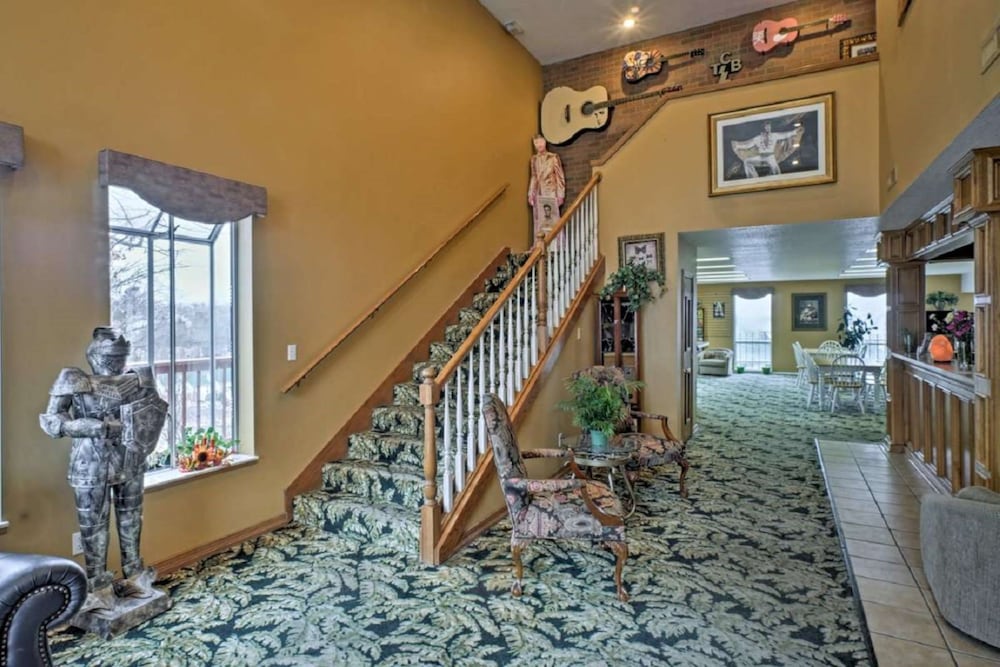 Presley's Penthouse 2BR Branson Resort Condo - photo 3