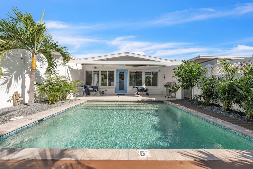 Heliconia House villa — 4-Star Luxury Hotel in Holmes Beach, United States