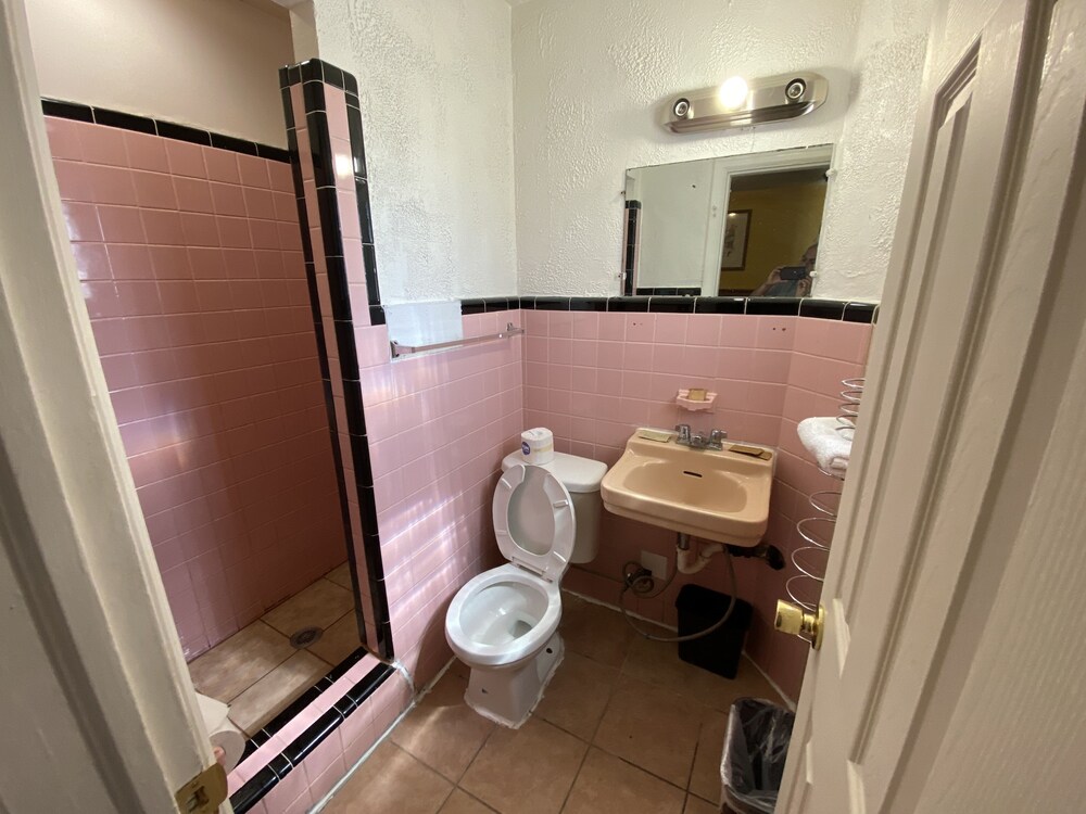 Ranger Motel - photo 17