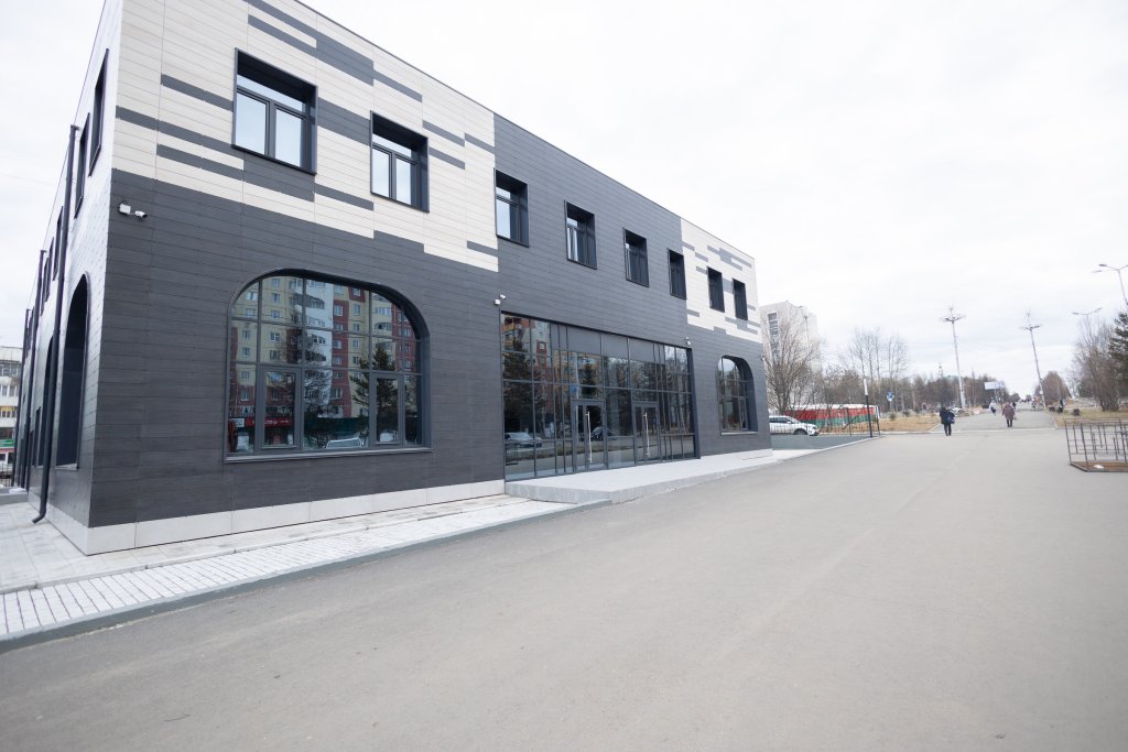 Darkhan Hotel — hotel in Neryungri