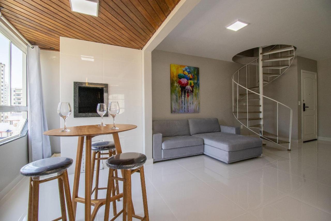 CB62 Duplex 4 Dorm Climatizados Churrasqueira