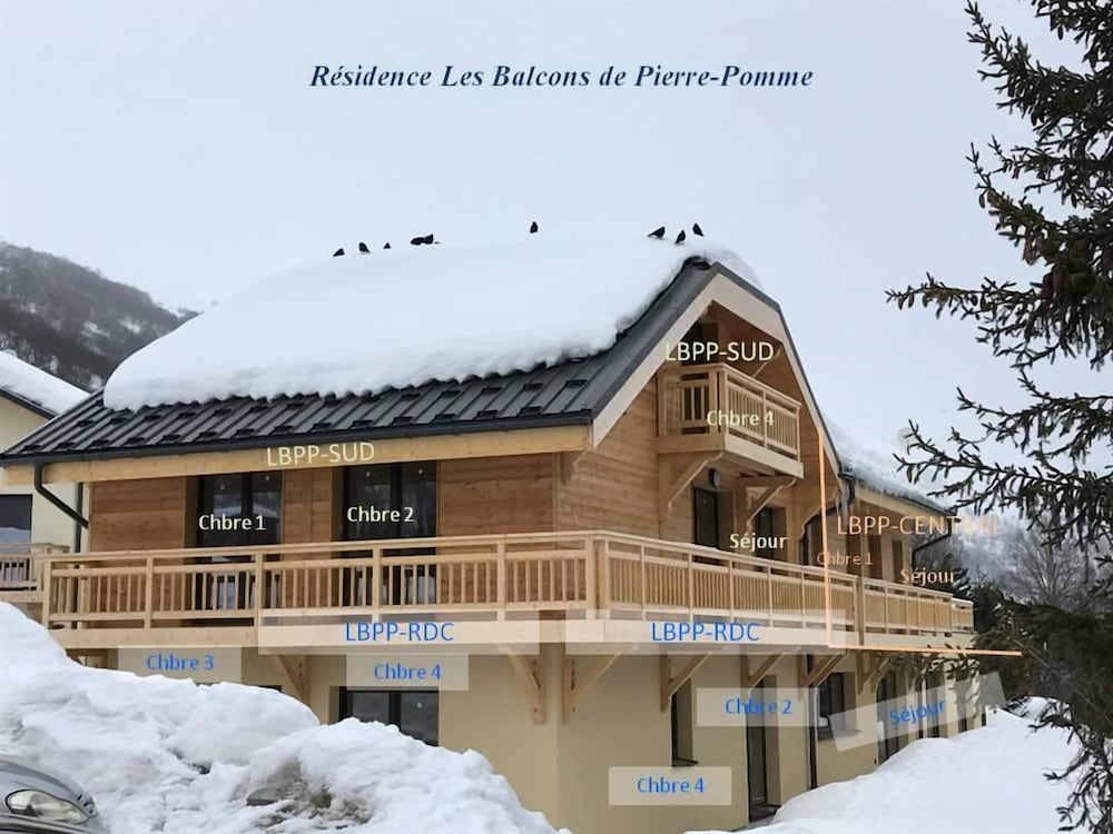 Lbpp central Lbpp3 central 3p 2chbres 2sdb 56mâ 4 6pers — 4-Star Luxury Hotel in Valloire, France