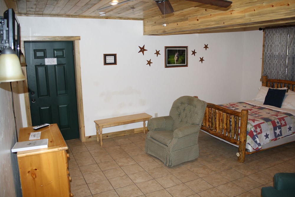 The Historic Wapiti Lodge - photo 11