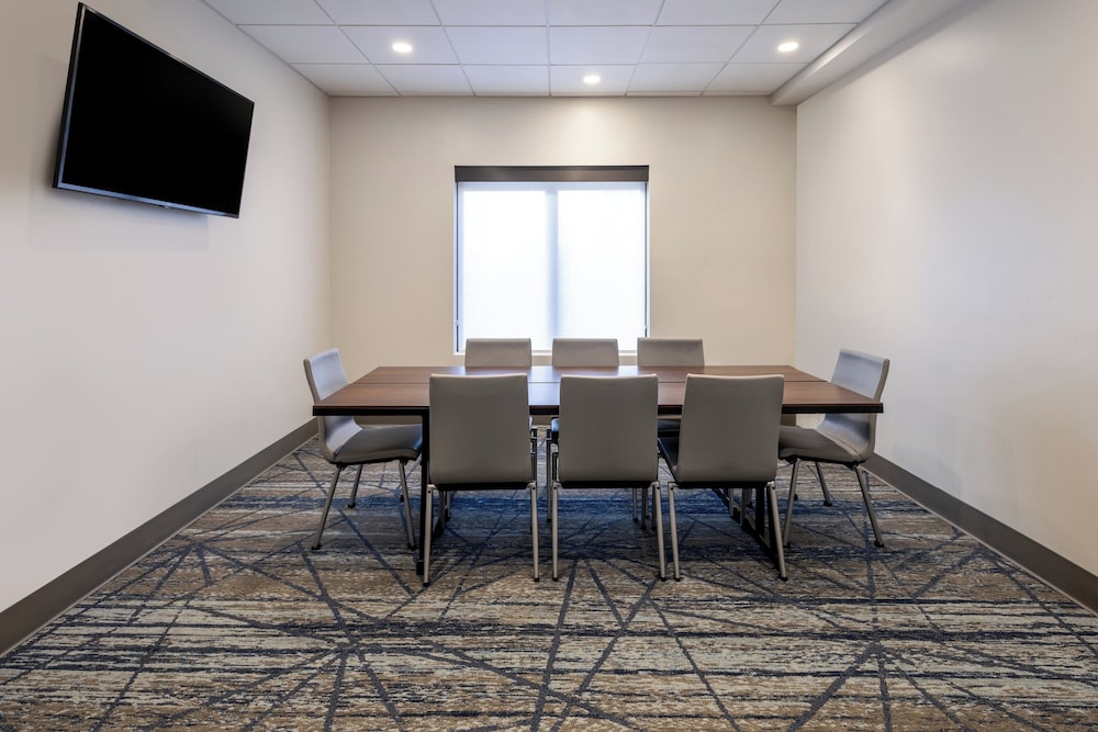 Holiday Inn Express & Suites Flowood by IHG - photo 58