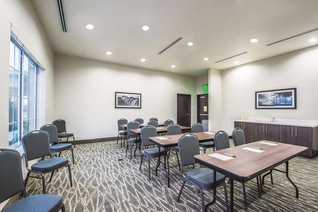 La Quinta Inn & Suites by Wyndham Enid - photo 20