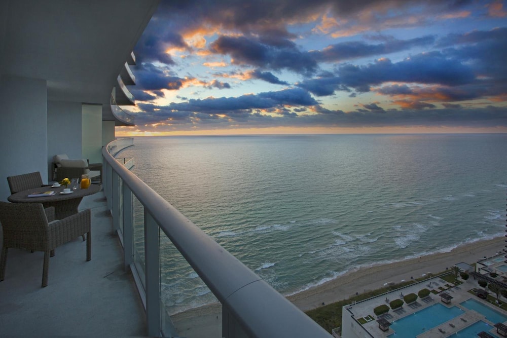 Lyfe Resort & Residences - photo 23
