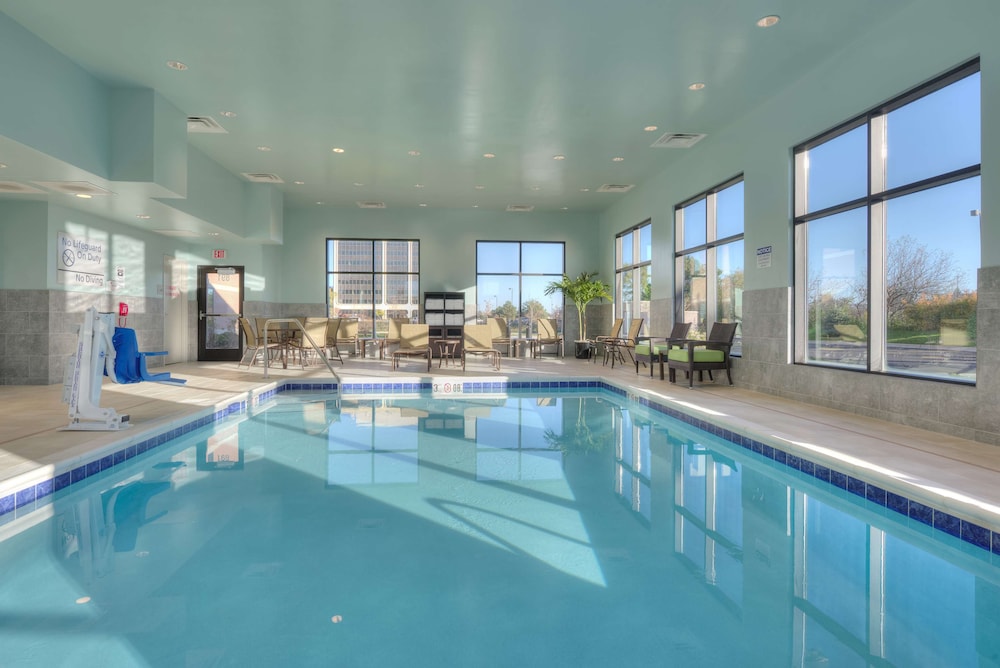 Hampton Inn & Suites Chicago Schaumburg - photo 21