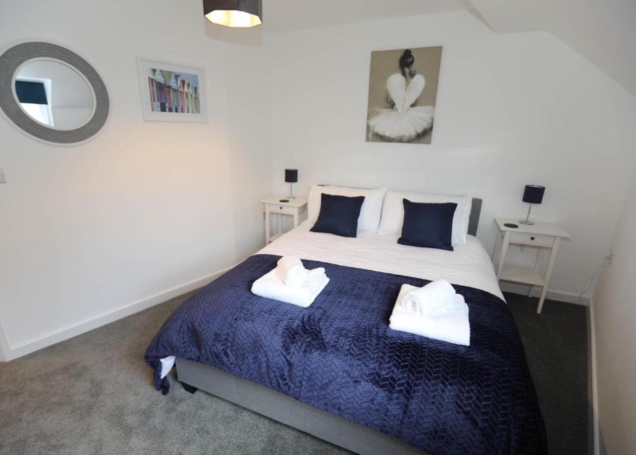Exmouth Apartment 2 Strand House Modern 2 Bedroom Apartment Perfect Location For Access To Beach & Town Centre Sleeps 6 Guests Hosted By RENTMYHOUSE — 4-Star Luxury Hotel in Exmouth, United Kingdom