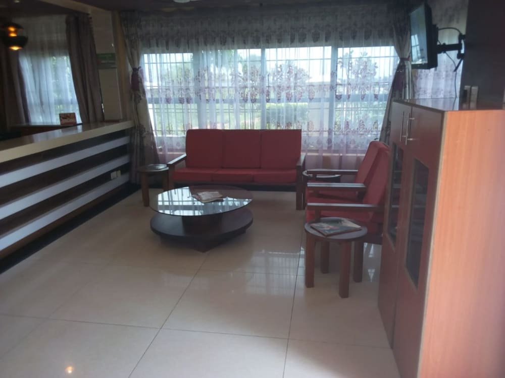 Thorn Tree Hotel — Mwingi — photo 4