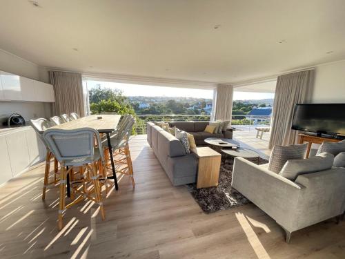 Beachy Head Hideaway 10 Sea Views Robberg Beach — 4-Star Luxury Hotel in Plettenberg Bay, South Africa