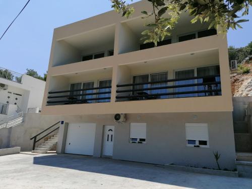 Apartman Bella 1 — 4-Star Luxury Hotel in Sali, Croatia