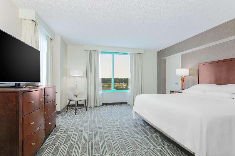 Embassy Suites by Hilton Chicago Lombard Oak Brook - photo 18