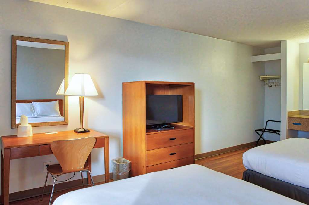 Motel 6 Buffalo NY Airport Williamsville - photo 9
