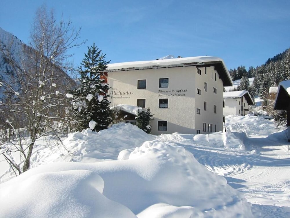 Appartementhaus Michaela — 4-Star Luxury Hotel in Bad Kleinkirchheim, Austria