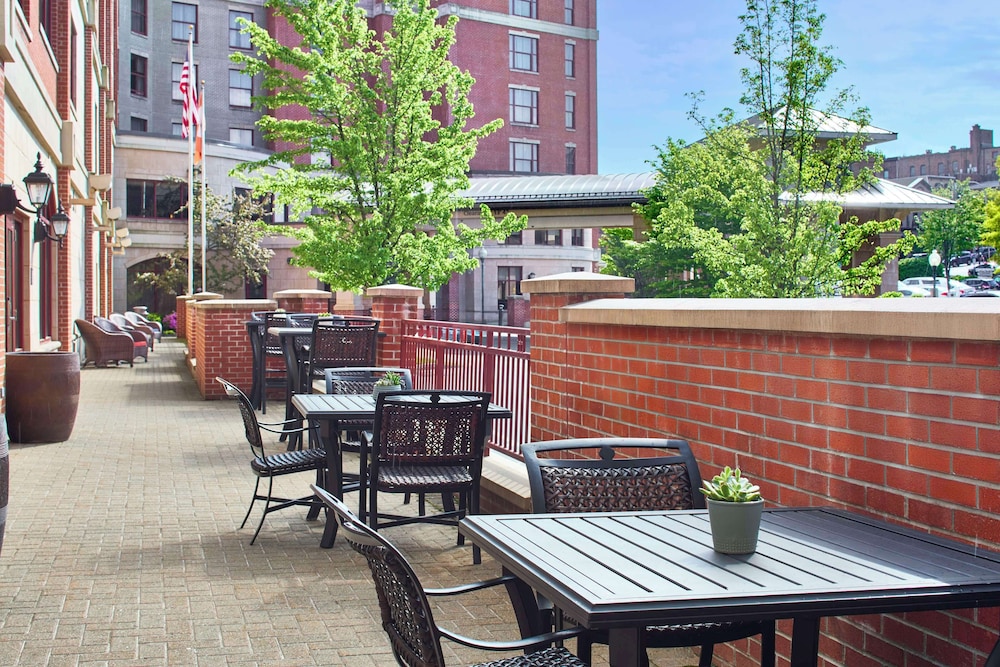 Hampton Inn & Suites Saratoga Springs Downtown - photo 98