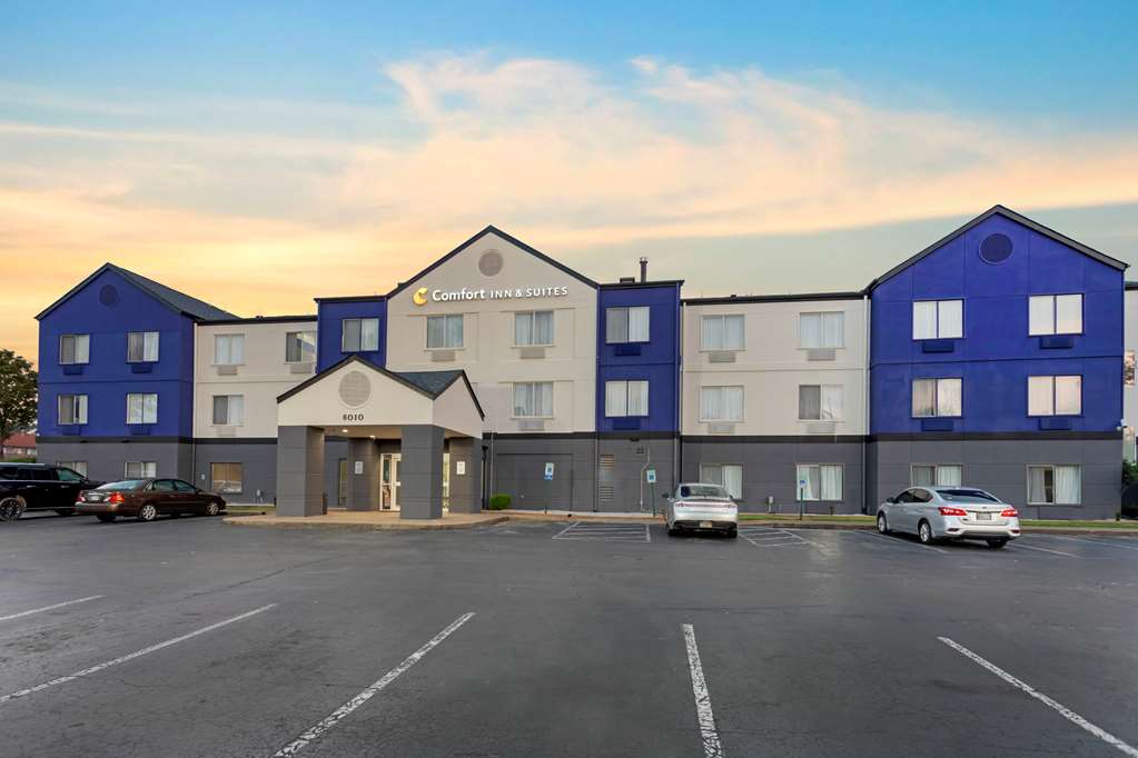 Comfort Inn & Suites Memphis East - photo 32