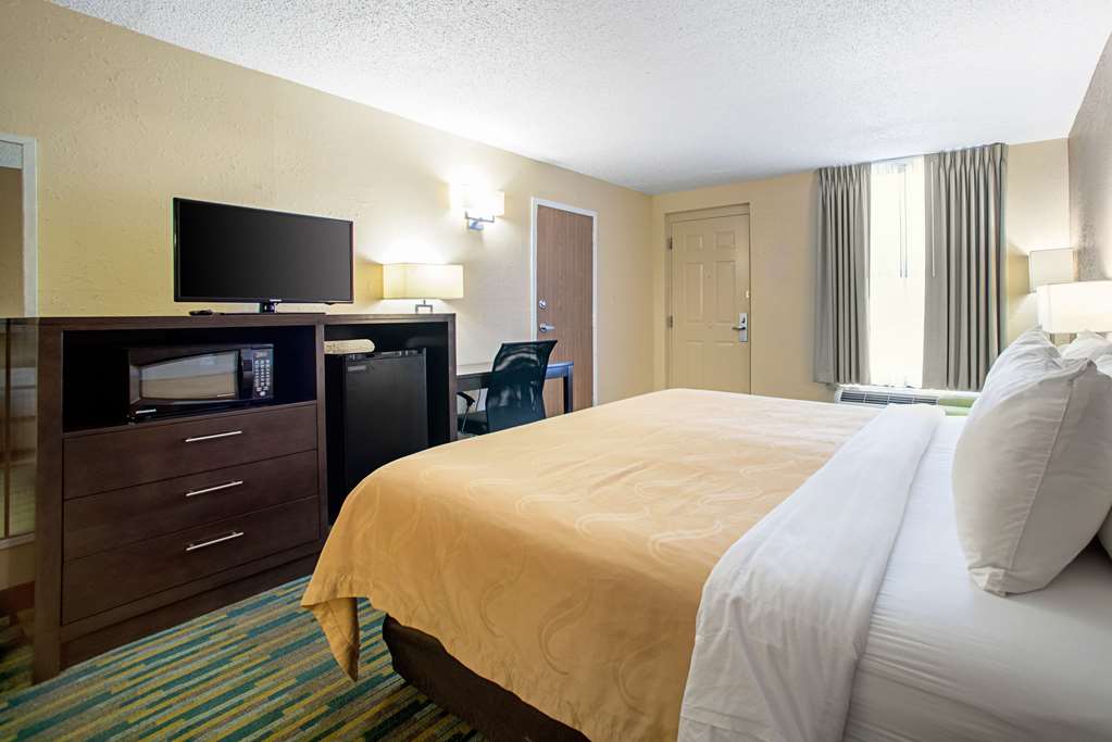 Quality Inn Near Six Flags St. Louis - photo 10