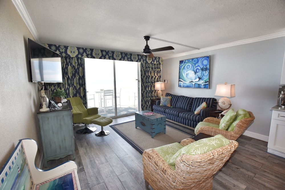 0309 Waters Edge Resort 1 Bedroom Condo by RedAwning - photo 13