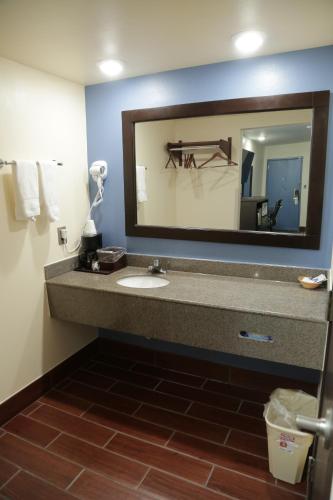 Theroff's Motel - photo 28