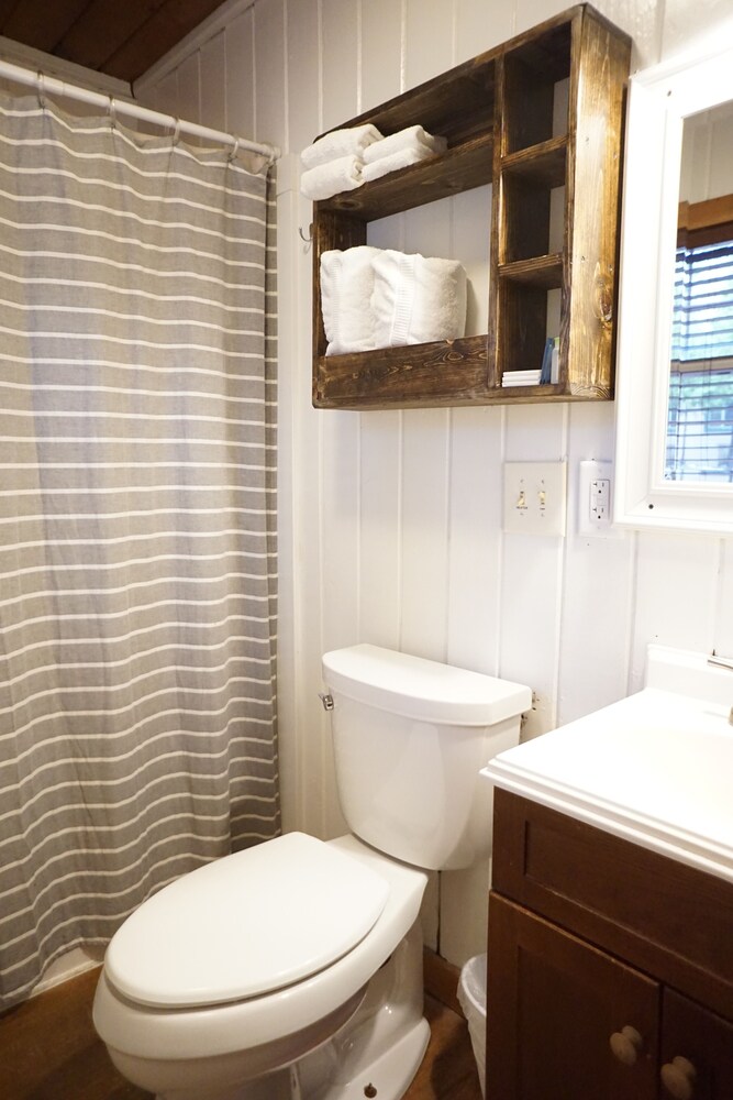 Shaver Lake Village Hotel - photo 82