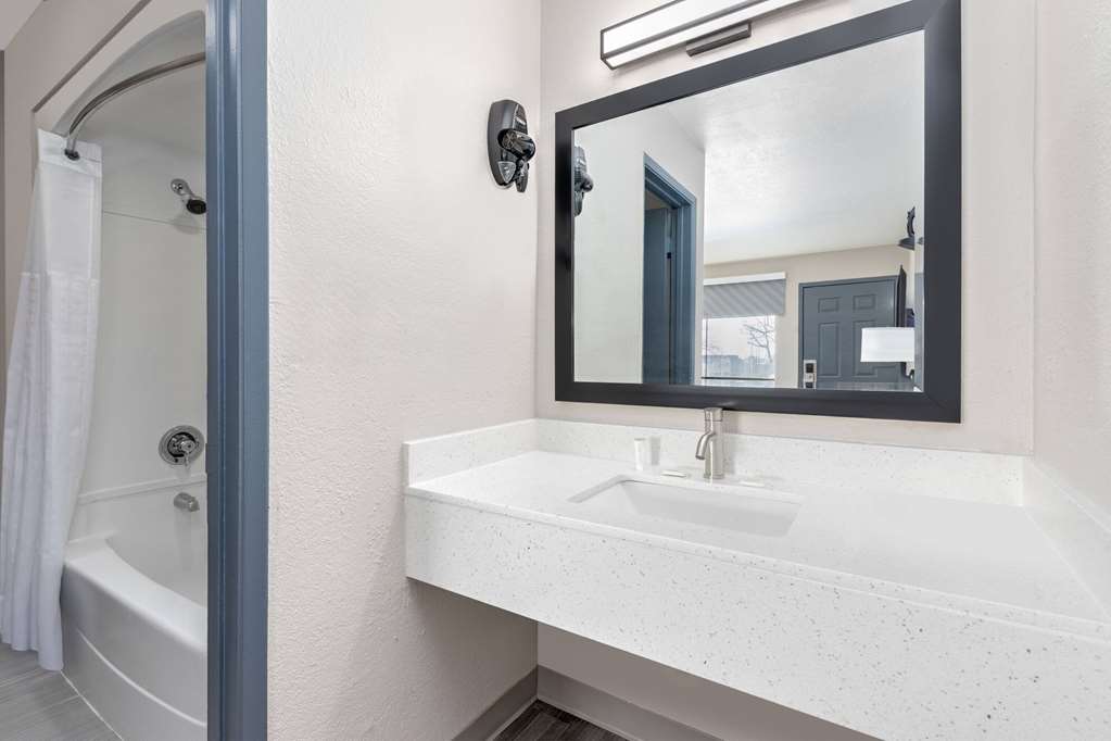 Days Inn by Wyndham Wichita Falls - photo 23